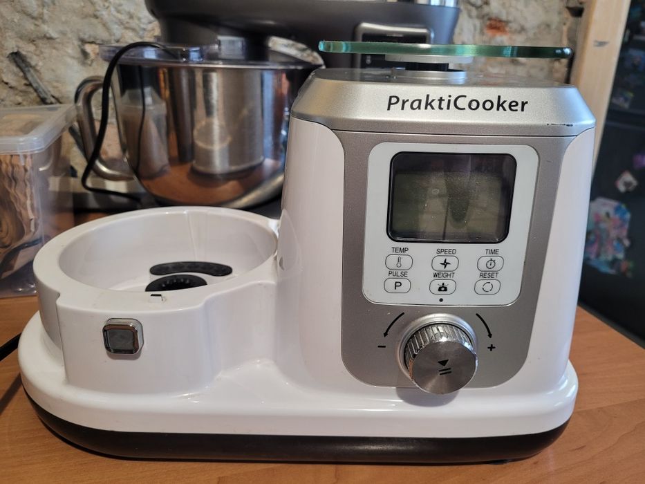 Robot kuchenny Salute Practicooker