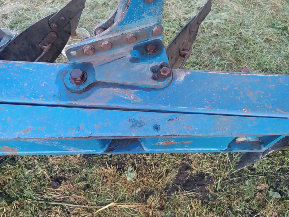 Плуг оборотний 4+1