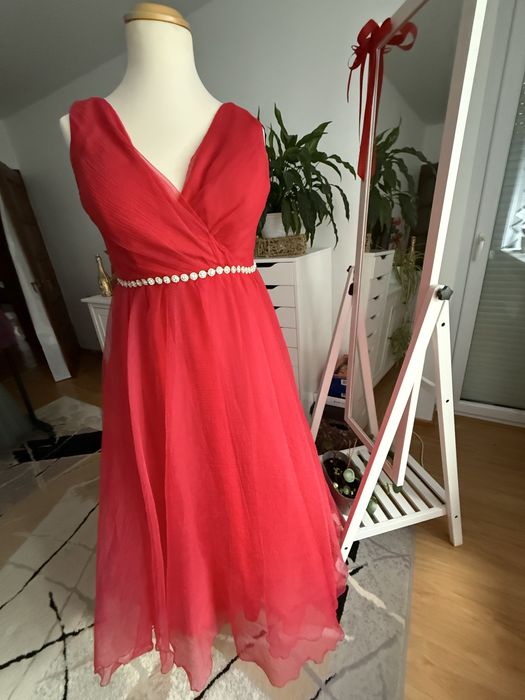 Czerwona sukienka rozmiar 42