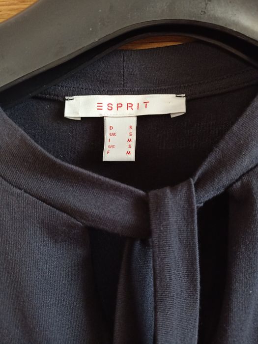 Czarna sukienka Esprit