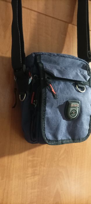 Torebka turystyczna na ramię.