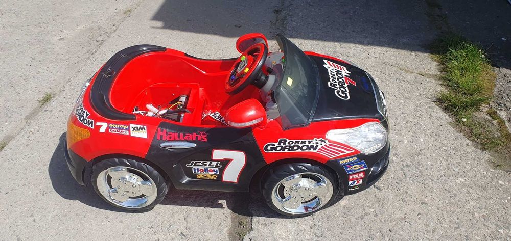 Auto na akumulator na pilota
