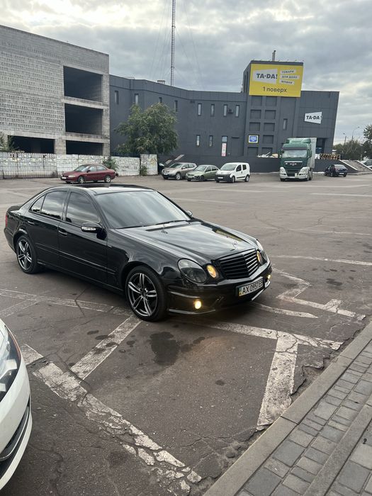Продам w211 E500