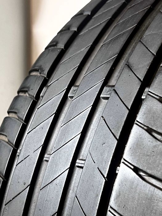 Pneus Bridgestone Turanza T005 - 225/40/18 - Excelentes