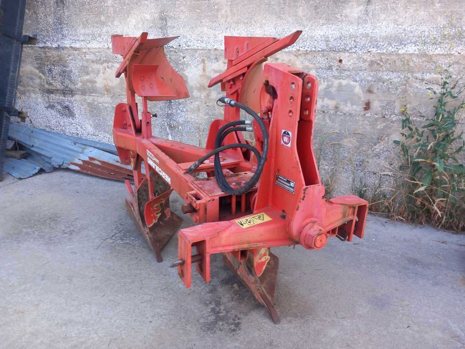 alfaias agricolas e enfardadeiras de varias marcas