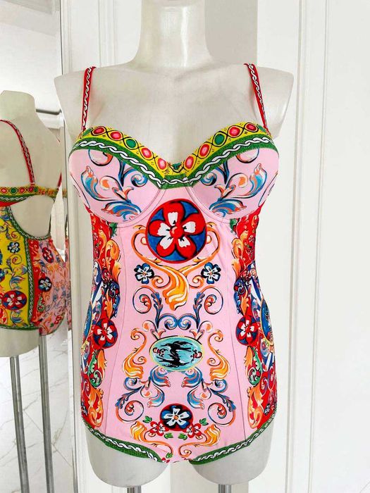 Купальник з парео Dolce & Gabbana в наявності р.38,40