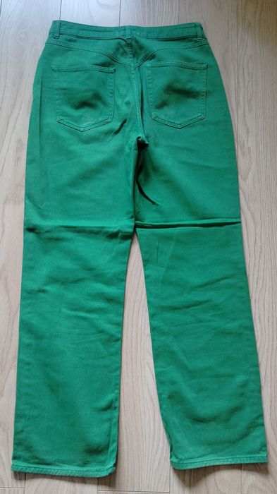 Zielone spodnie jeansowe damskie