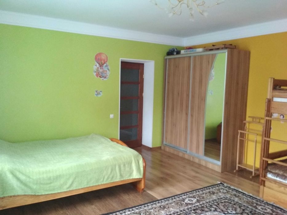 Здається житло подобово, тихе місце.