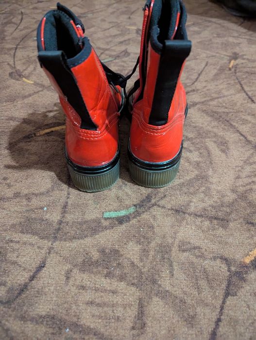 Шкіряні лакові черевики