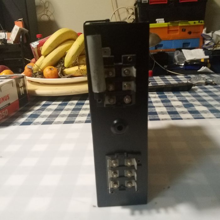 Rádio automóvel antigo