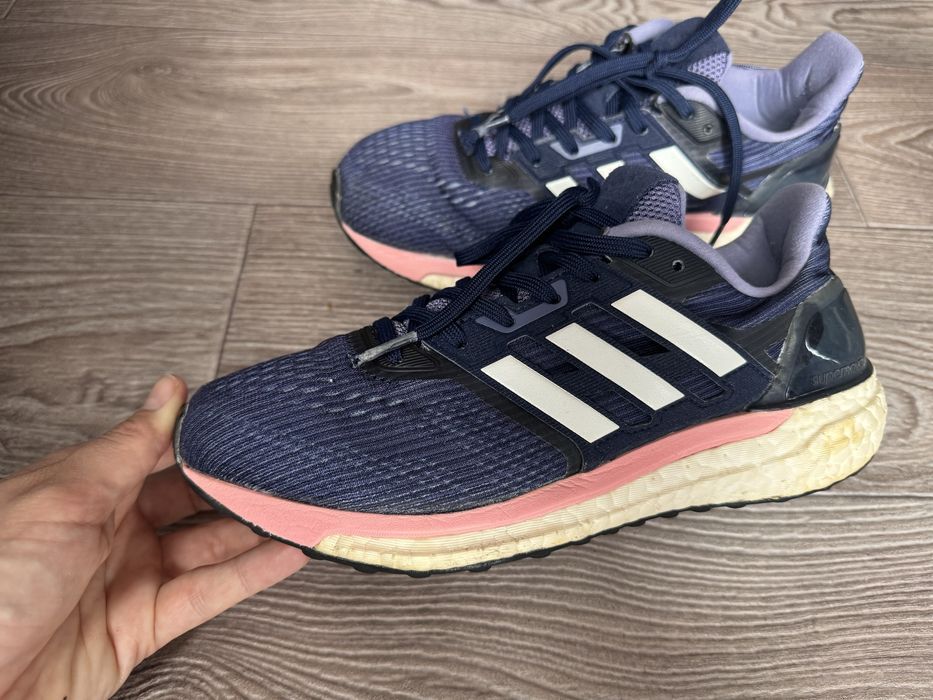 Кросівки adidas , в хорошому стані, розмір 37,5 -38