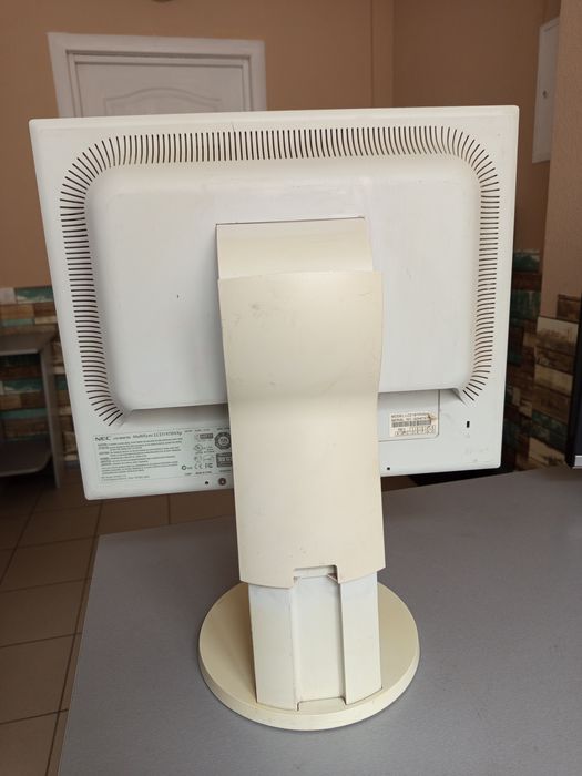 Монітор NEC MultiSync LCD1970NX