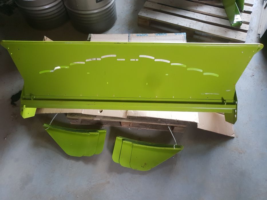 Rozdzielacz pociętej słomy sieczkarnia Claas Dominator Mega Medion