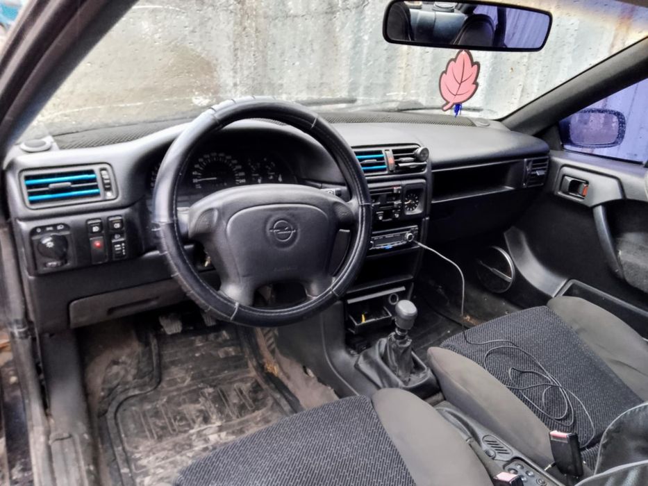 Продам Opel Calibra 2.0 л 16-клапанний