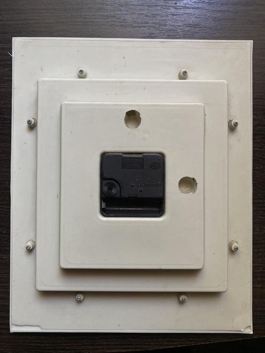 Часы настенные квадратные