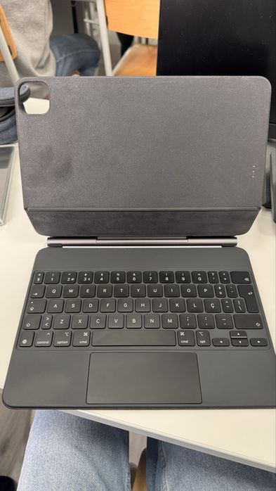 iPad Air 5ª gen + Apple Magic Keyboard + Apple Pencil 2ª gen