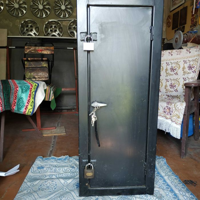 Сейф оружейный 3300 грн.