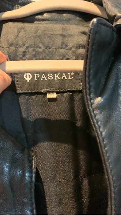 Жіночий шкіряний плащ Paskal