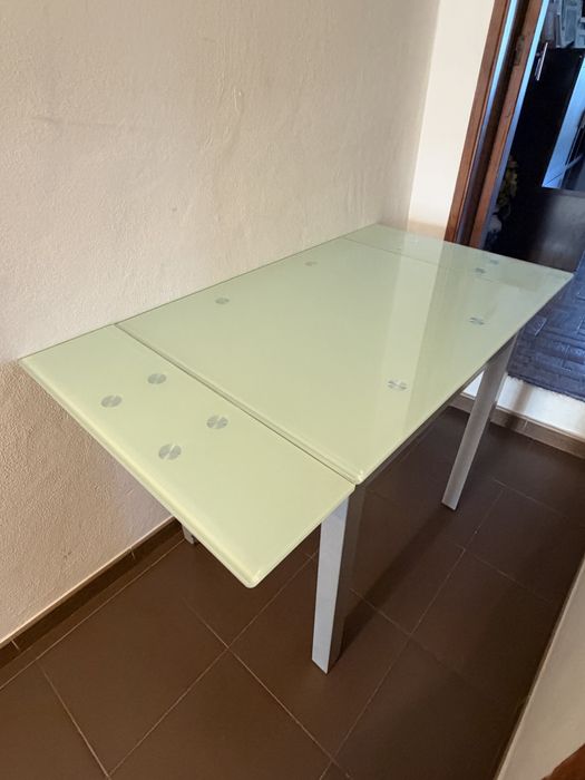 Mesa de cozinha em vidro extensivel