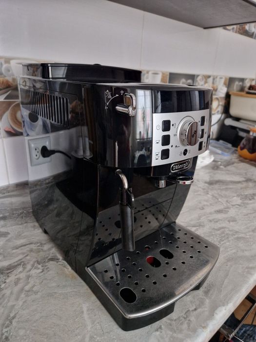 Кавоварка Delonghi Magnifica  S.