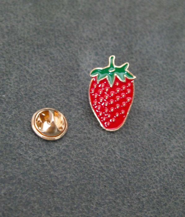 Alfinete / Broche / Pregadeira Morango NOVO