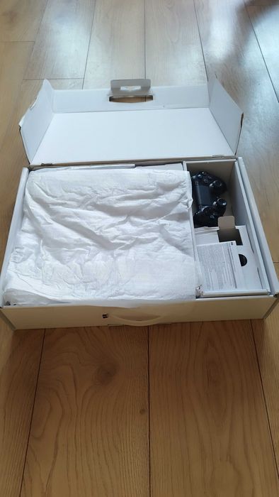 Konsola PlayStation 4