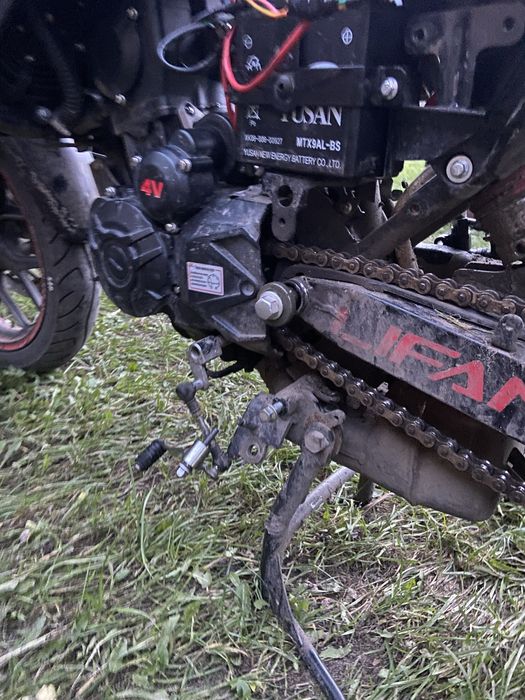 Продам ліфан ср220