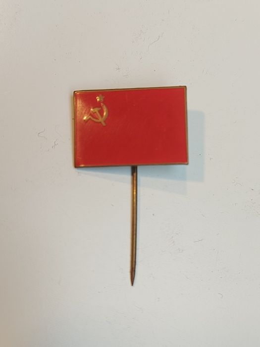 Nr 70: Znaczek metalowy w klapę flaga ZSRR