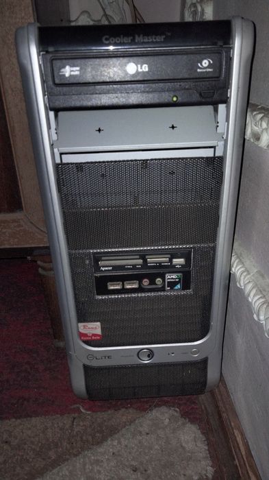 Системний блок  монітор комп'ютер