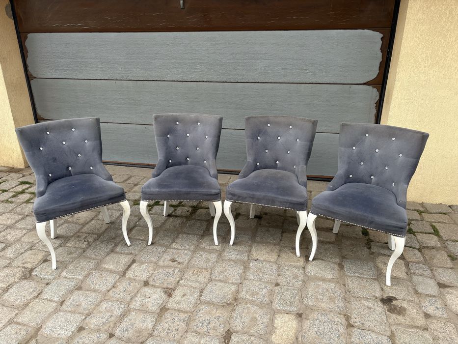 Krzesła szare z materiału ala zamsz