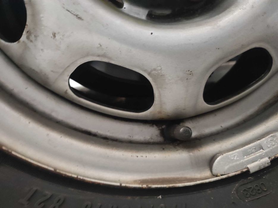 4 Jantes com pneus 175/70R13  Golf novos