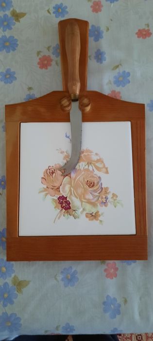 Tábua de cortar queijo, com faca (Nova)