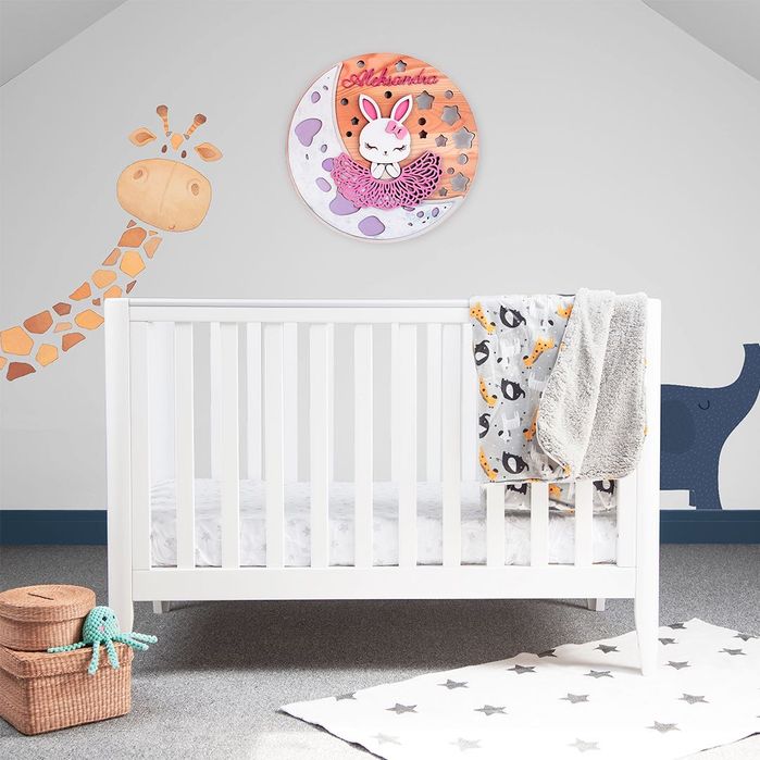 ENTEGRA: Placa Personalizada com Nome para Quarto de Bebé