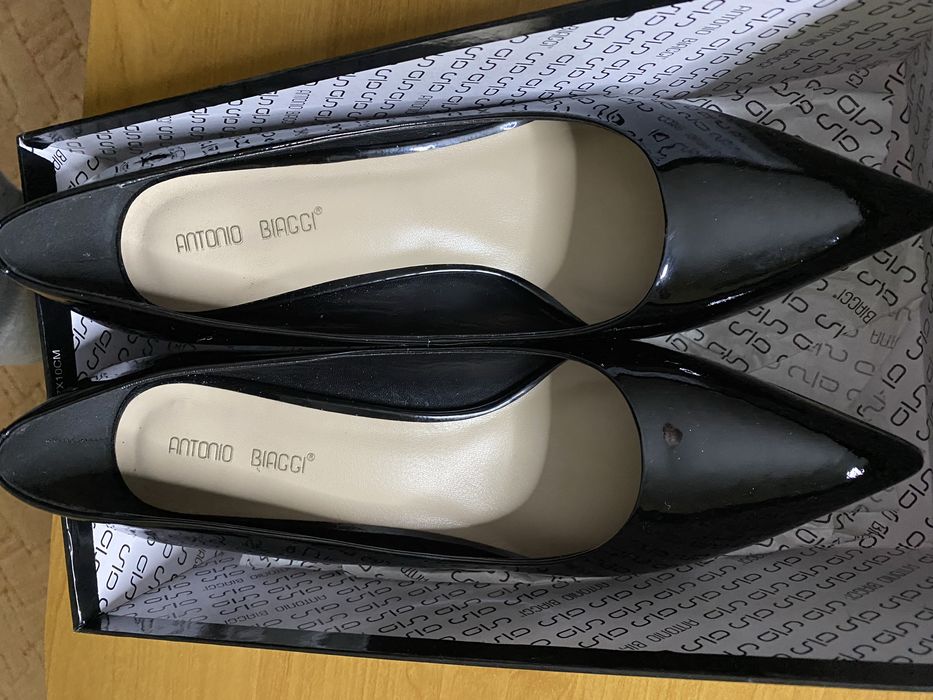 Орігинал! Дві пари туфли жиночи