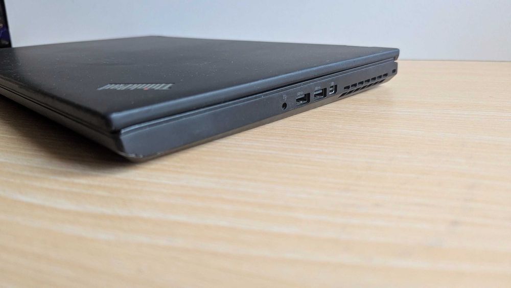 Потужна робоча станція Lenovo ThinkPad P52 на Intel Xeon E-2176M 2.7GHz (6C/12T TB 4.4GHz), NVidia Quadro P2000 Max-Q - 4Gb\16 гб\IPS\ssd 512 Gb