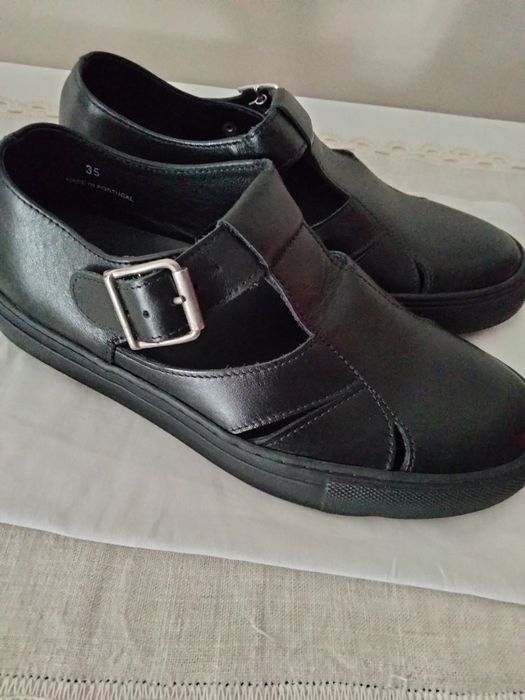 Sapatos em pele made in Portugal. Novos.