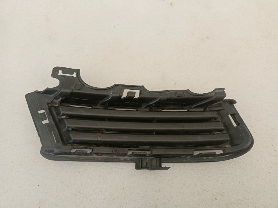 VW Golf VII 7 5G 5G0 12-17 kratka zderzaka lewy przód lewa zaślepka