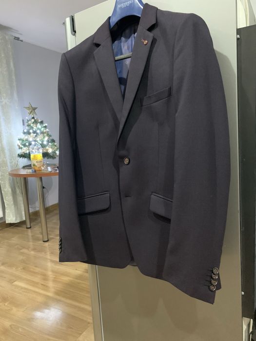 Garnitur męski CAMARO rozmiar 182/100/88