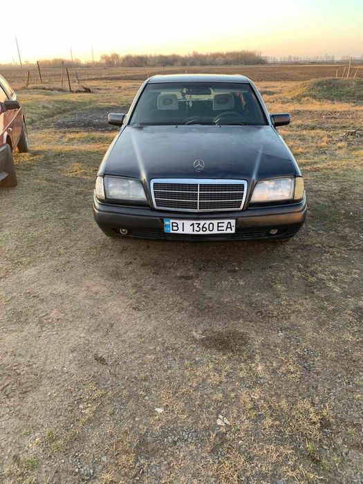 Продам авто,в середньому стані