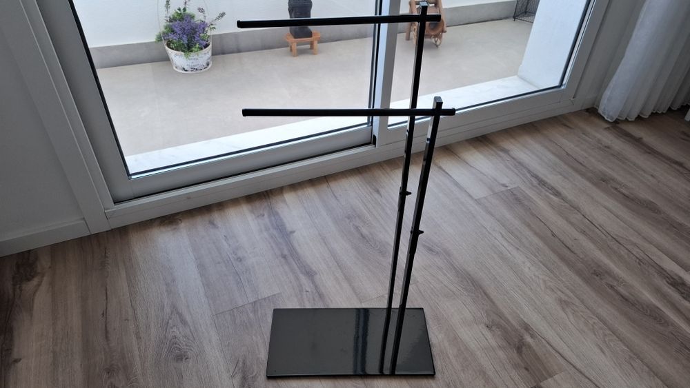 Toalheiro prêto novo