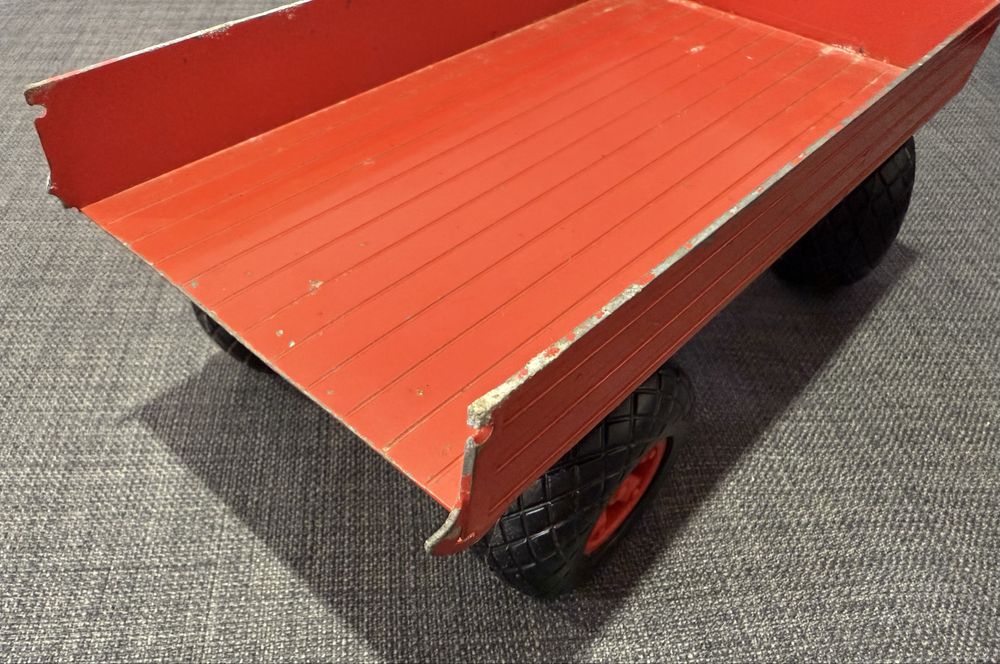 Brinquedos atrelado de trator BULL toys e escavadora JOAL