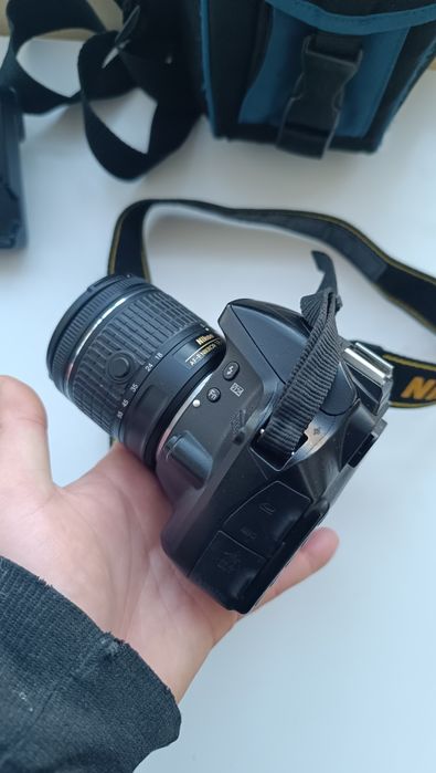 Máquina fotográfica Nikon D3300 com lente 18-55 e bolsa