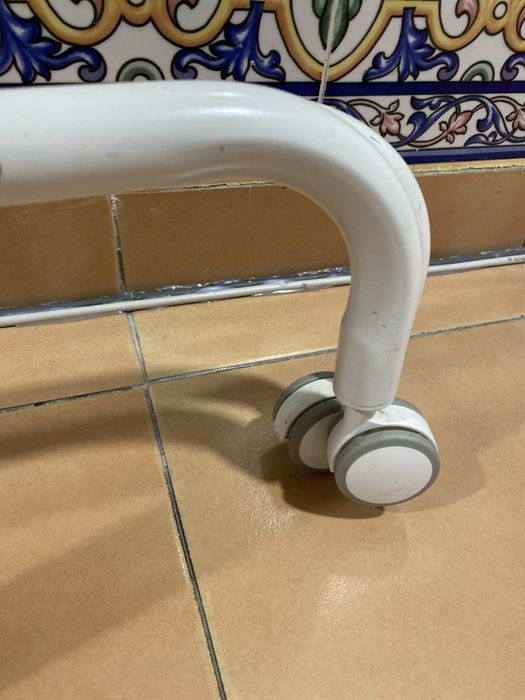 Arara de roupas/ suporte para cabides