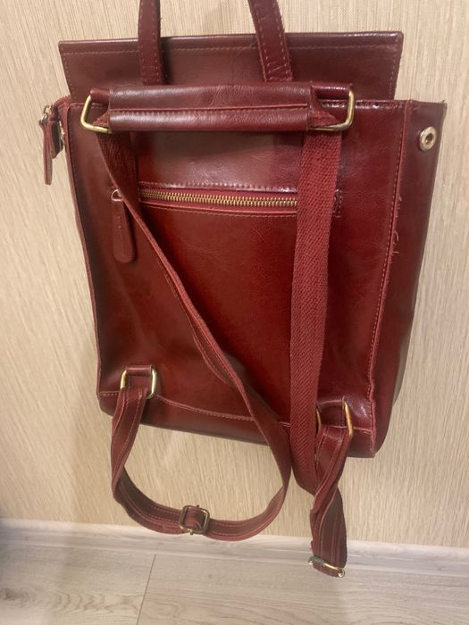 Сумка-рюкзак кожаный.