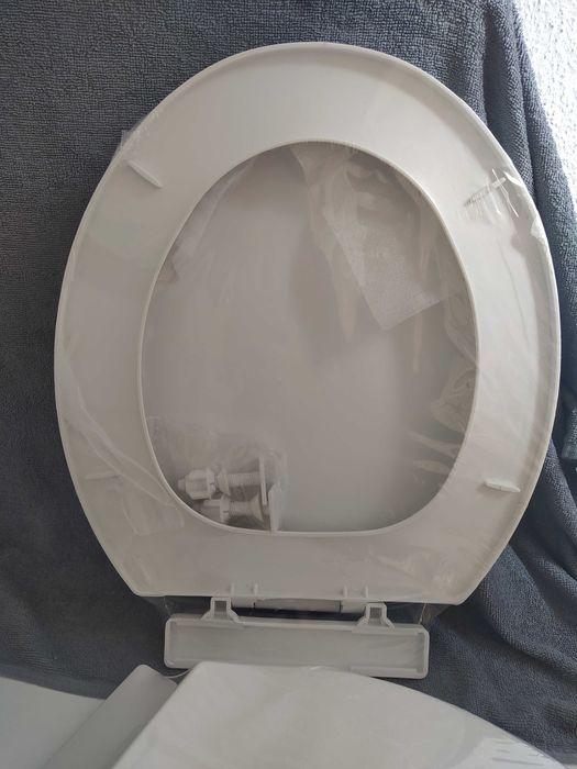 Tampo de sanita novo