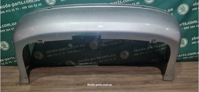 Бампер задній ліфтбек Skoda Octavia Tour 106807421B