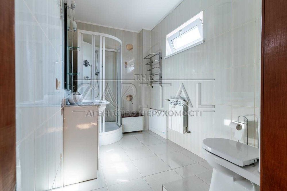 Продаж будинку 270 м Осокорки — 3 поверхи, 5 соток, готовий для життя