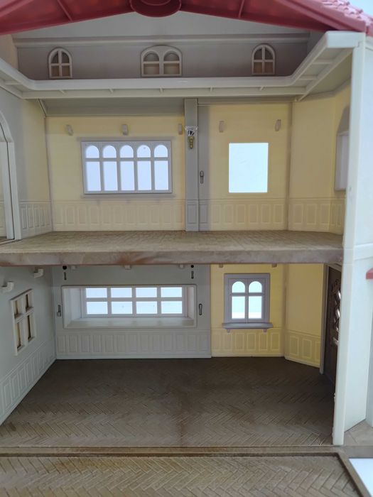 Domek dla lalek EPOCH Sylvanian Families 34,5 cm duży