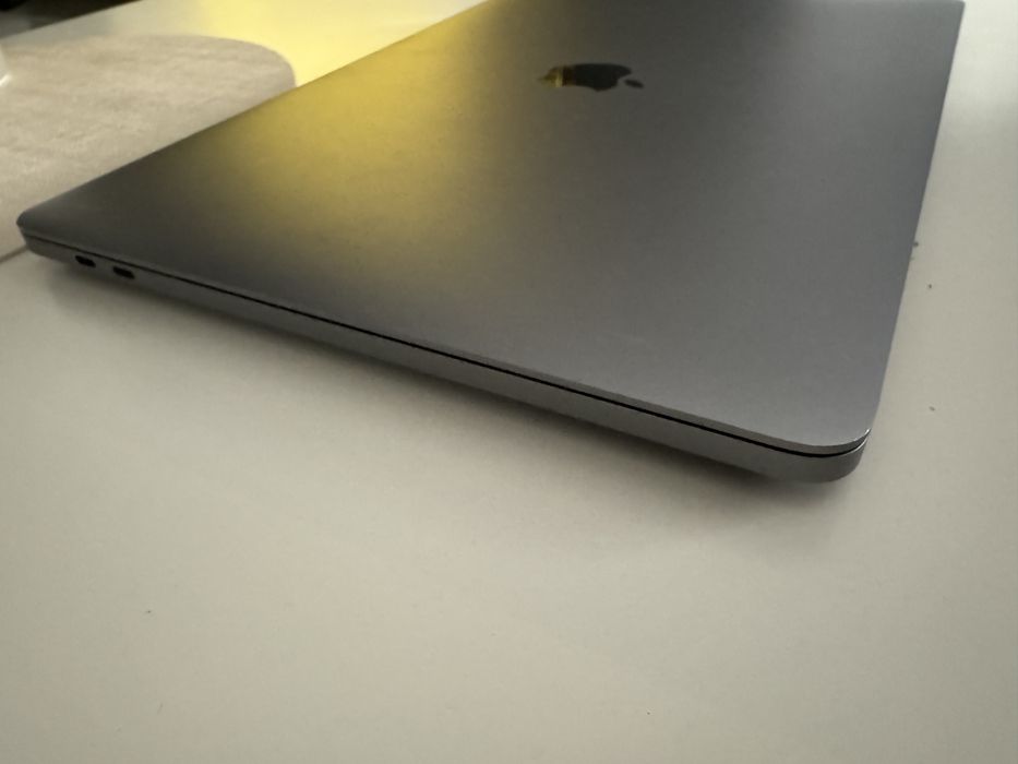 Apple MacBook Pro 13" 2020 | i5 | 16GB RAM | 256GB SSD | Pudełko | Zadbany