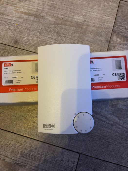 Analogowy regulator temperatury nagrzewnic wodnych AQUA 24TF